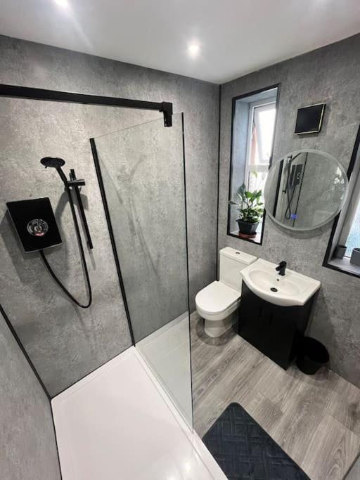 Stunning 2 Bedroom Ground Floor Sea View Apartment Rhôs-on-Sea Kültér fotó