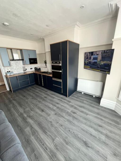 Stunning 2 Bedroom Ground Floor Sea View Apartment Rhôs-on-Sea Kültér fotó