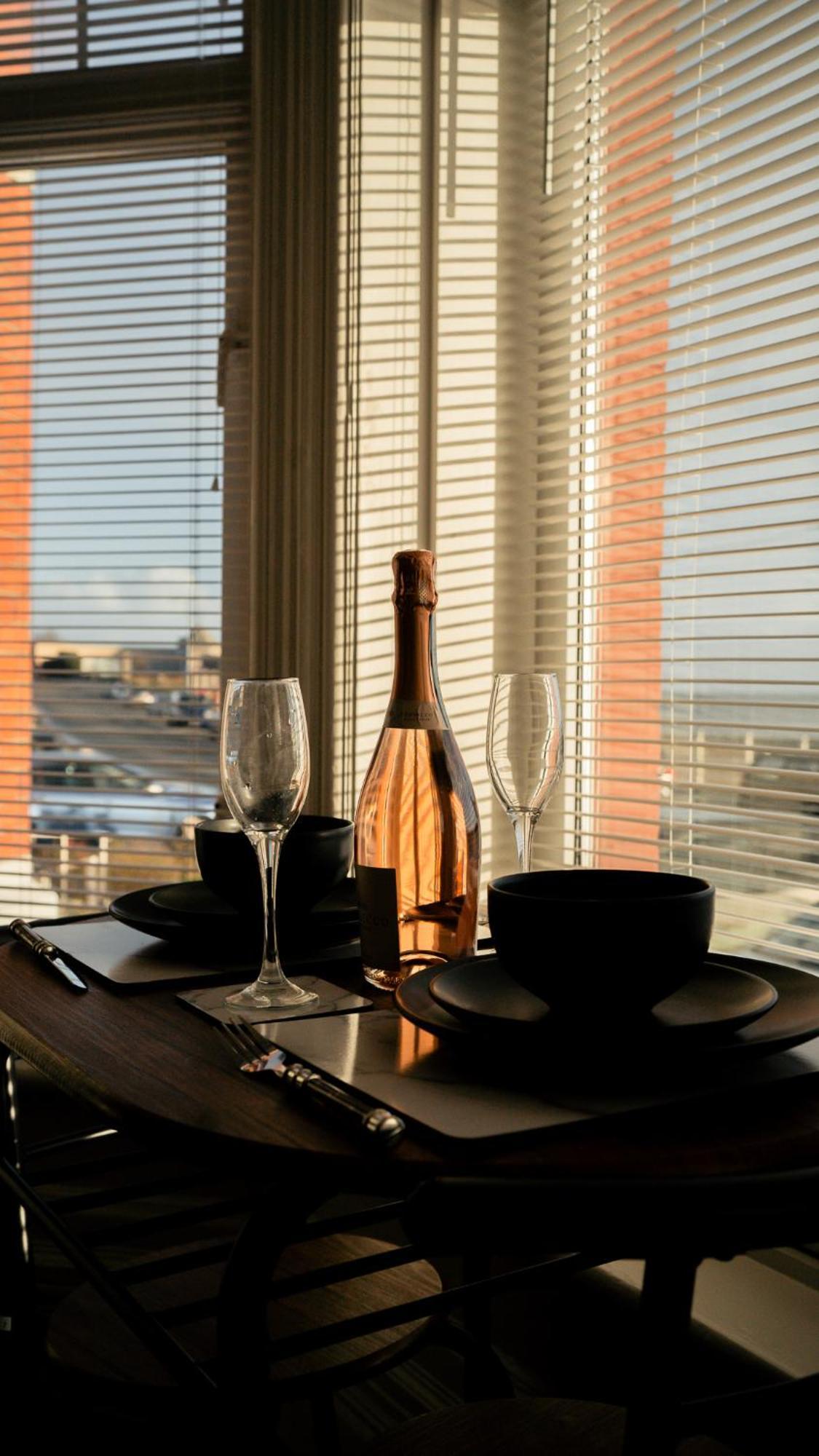Stunning 2 Bedroom Ground Floor Sea View Apartment Rhôs-on-Sea Kültér fotó